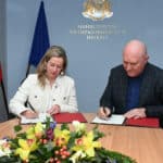 Подписването