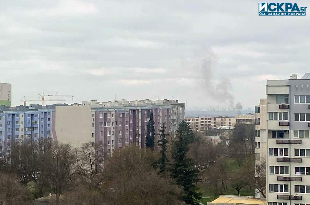 Гъст дим и миризма на изгоряло притесни жителите в най-крайните