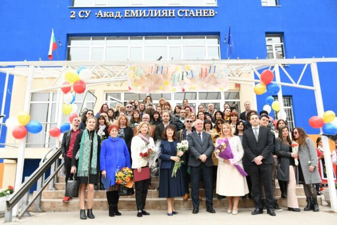 Празникът на училището