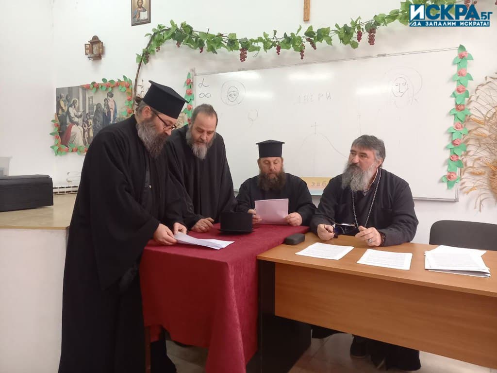 На извънредна пресконференция свещенството в Бургаската околия разкри защо е