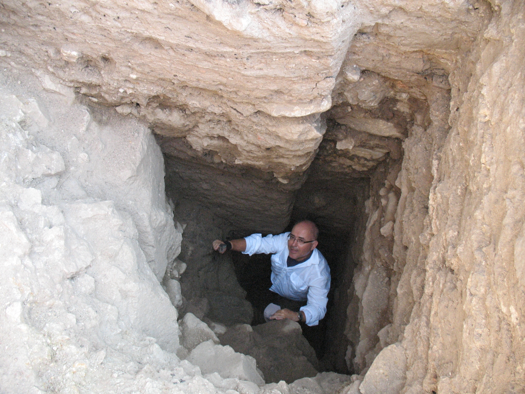 Иманяри продължават да копаят и рушат акропола на Хераклея Синтика