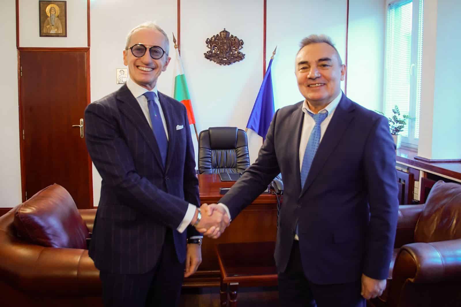Министърът на културата Кръстю Кръстев се срещна с д-р Роберто