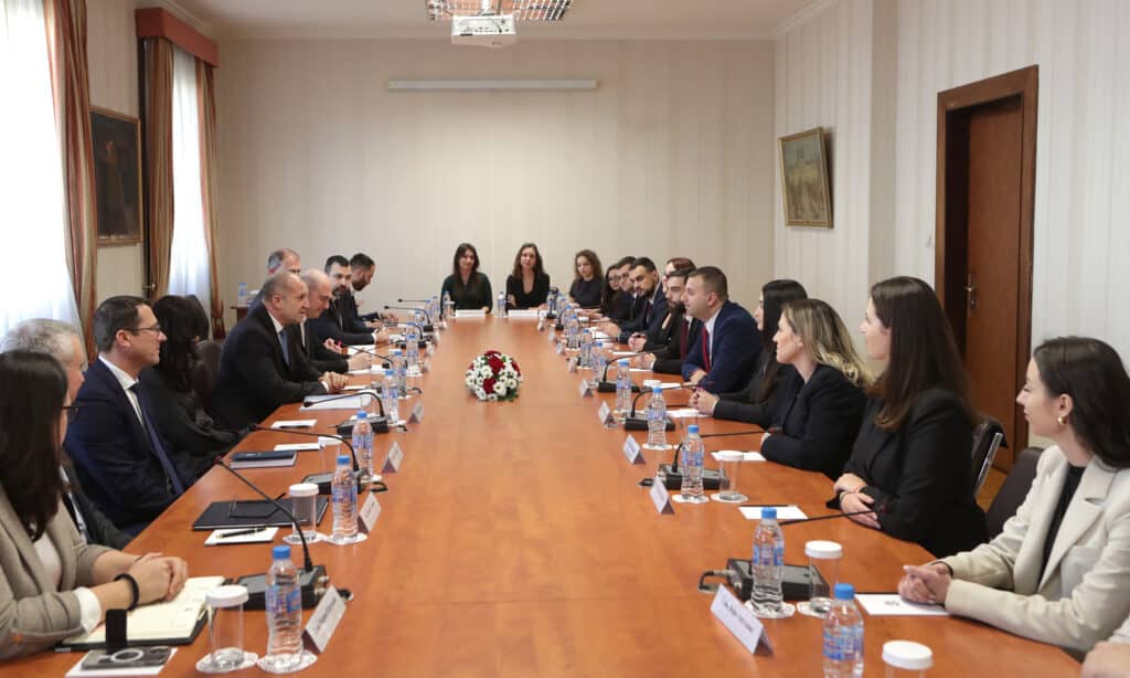 Образованието не трябва да функционира на пазарен принцип а е