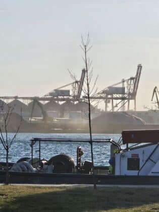 Насипни товари, пристанище