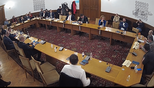 Заседание на комисията Снимка Скрийншот от НС
Журналистите на Антикорупциония фонд