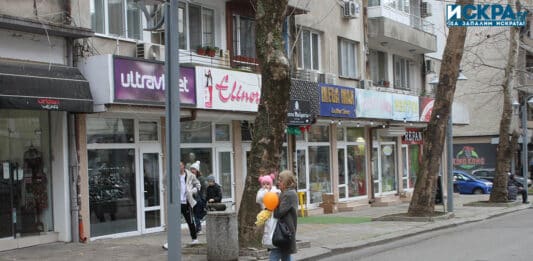 Магазини по ул. "Александровска"