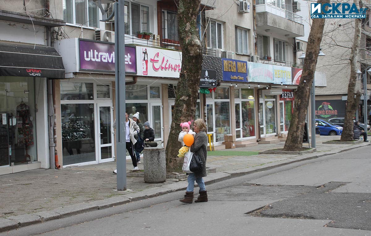 Граждани и общински съветници изразиха недоволството си относно спазването на