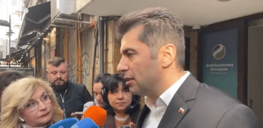 Кирил Петков