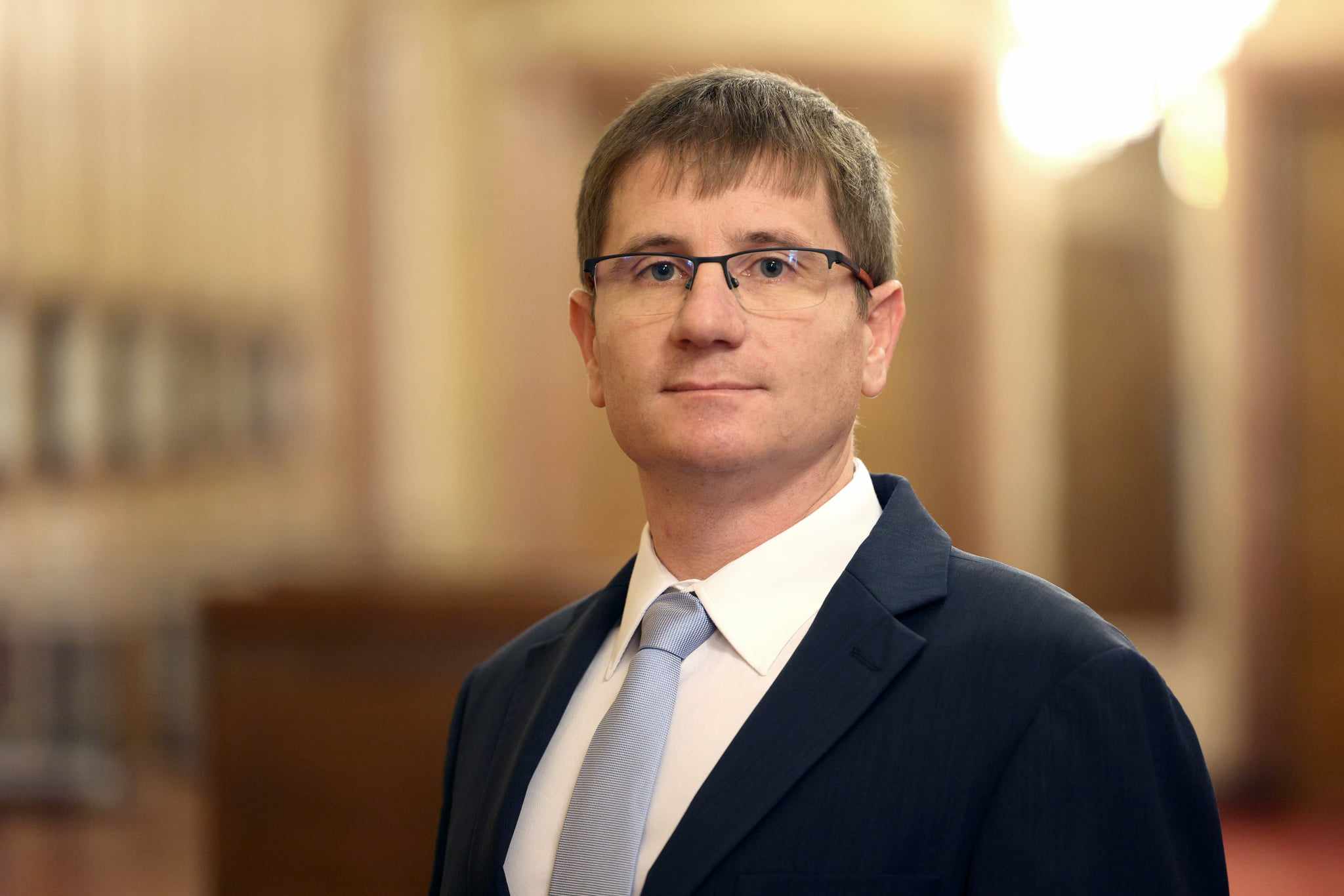 Депутатът Димо Дренчев зададе от парламентарната трибуна няколко остри въпроса