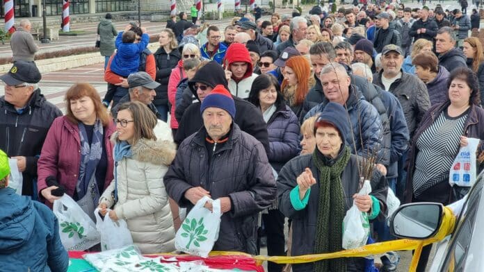 Опашка за дръвчета