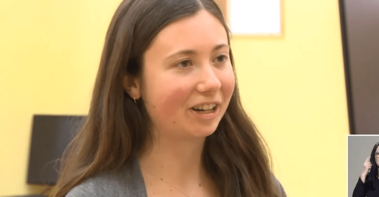 Американска учителка подобрява английския език на учениците от Английската гимназия