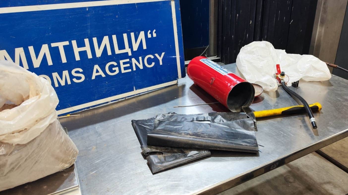 5 475 кг хероин задържаха митническите служители от сектори Борба с