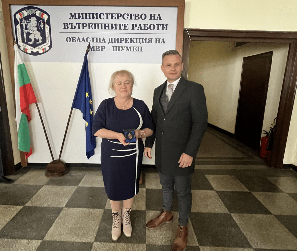 Ст комисар Георги Гендов връчи Почетен знак на МВР на