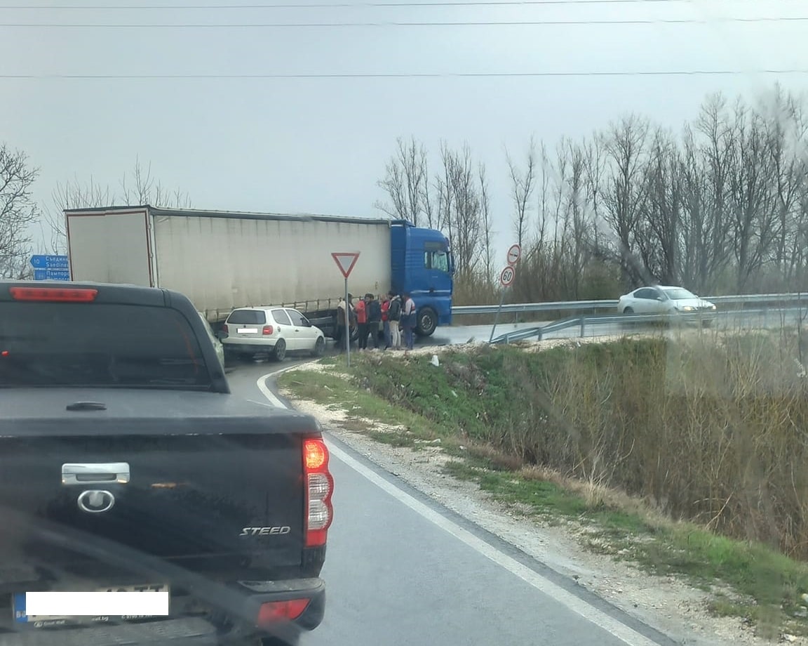 Катастрофа е възникнала край Пловдив Това съобщиха шофьори във Facebook Инцидентът