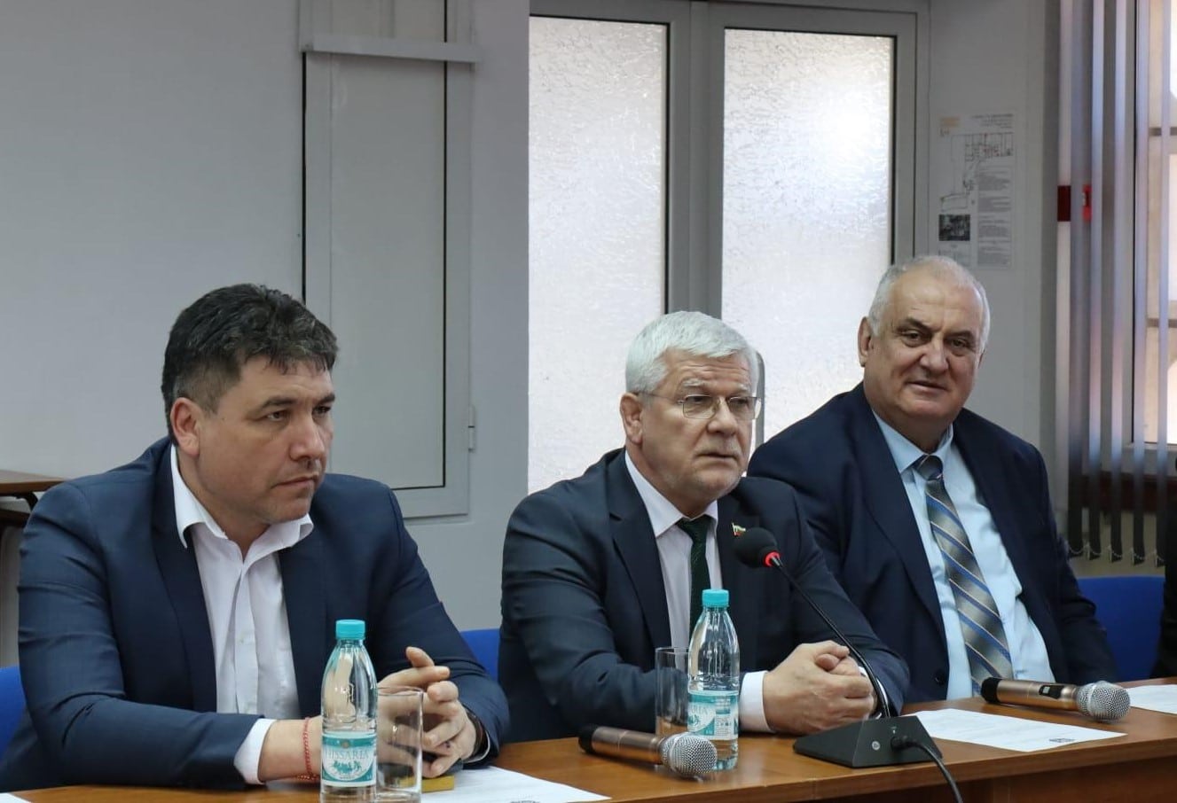 Днес се открива приемът по украинската помощ към която земеделските