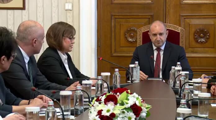 Консултациите