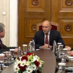 Консултациите