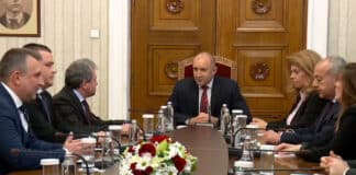 Консултациите