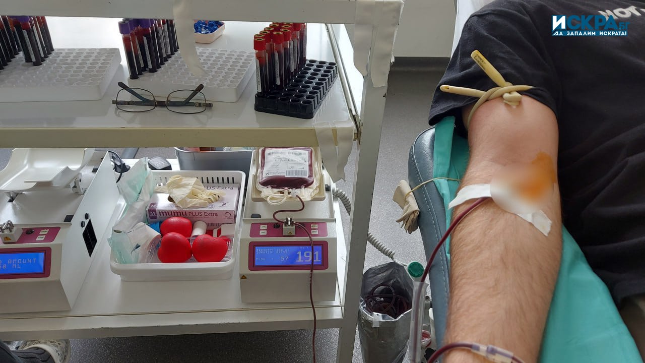 Кръводаряване кръв Снимка Искра бг
В УМБАЛ Бургас беше даден старт