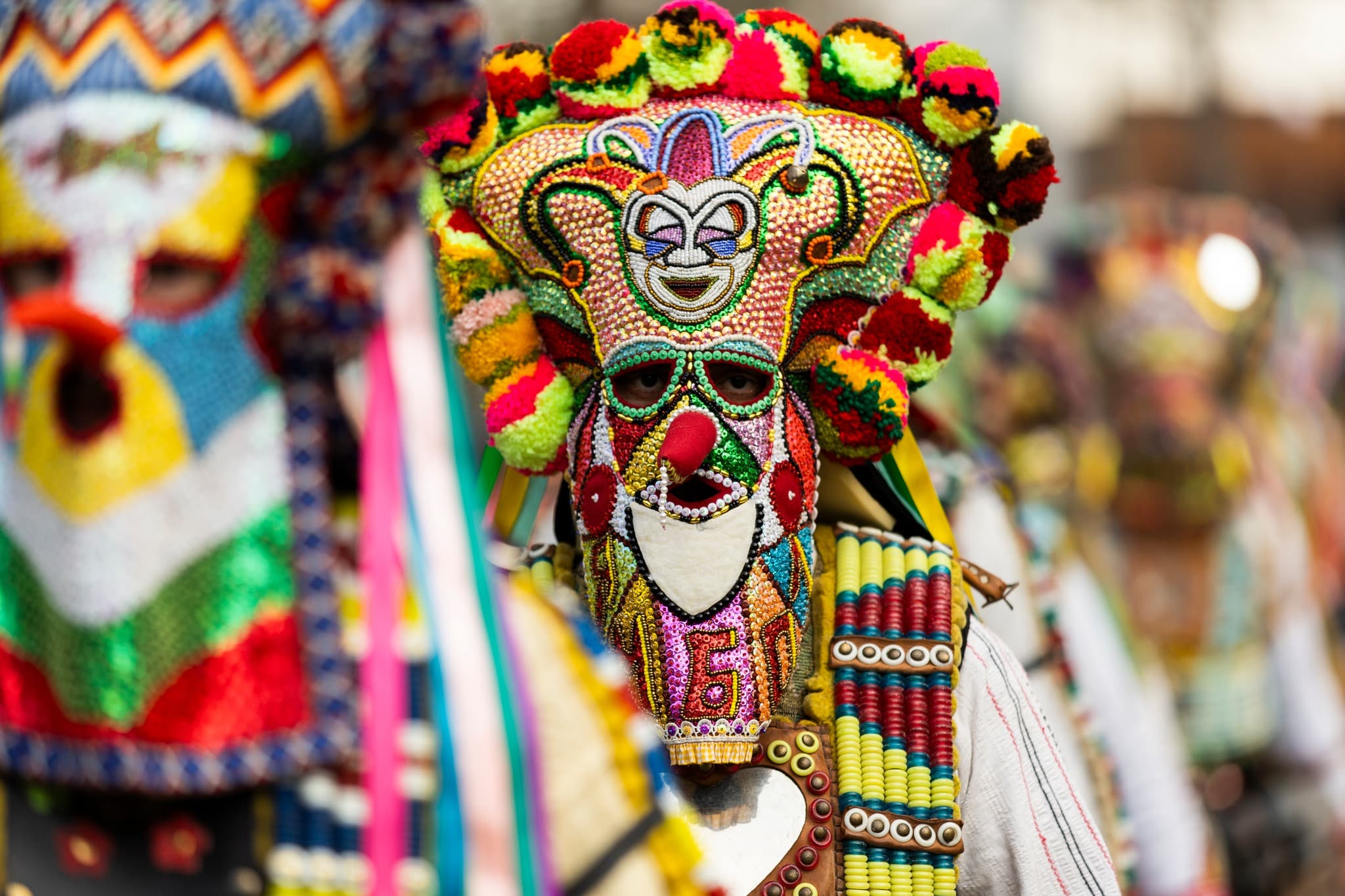 Над 2000 маскирани от различни краища на България са се