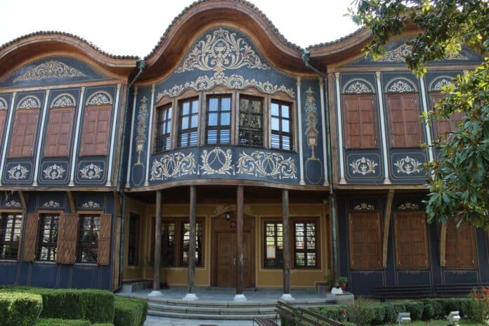 Куюмджиева къща