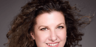 Миролюба Бенатова