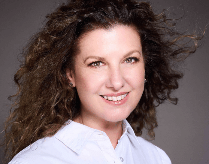 Миролюба Бенатова