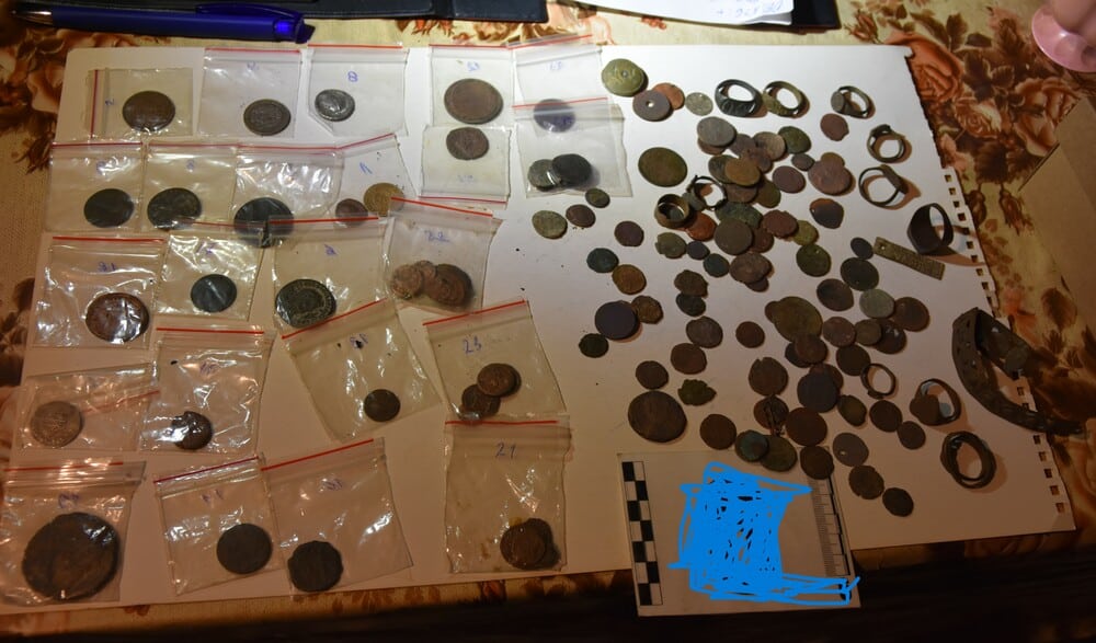 Кюстендилски криминалисти откриха и иззеха множество предмети с културно историческа и