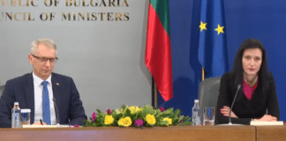 Акад. Николай Денков и Мария Габриел