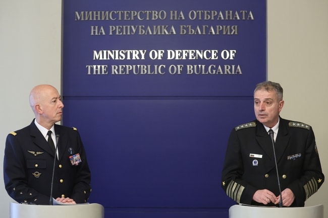 По време на своето посещение в България генерал Филип Лавин