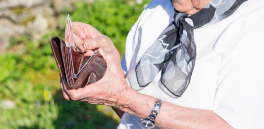 Пари, пенсионер, пенсия