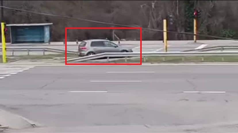 Пътно нарушение Снимка Скрийншот от видео
Шофьорът на автомобил на СДВР