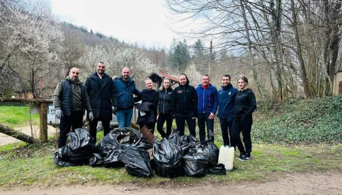 Почистване на водопад Докузак
