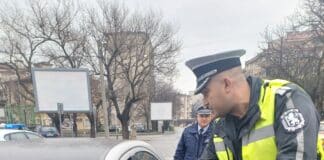 Подаряване на цветя