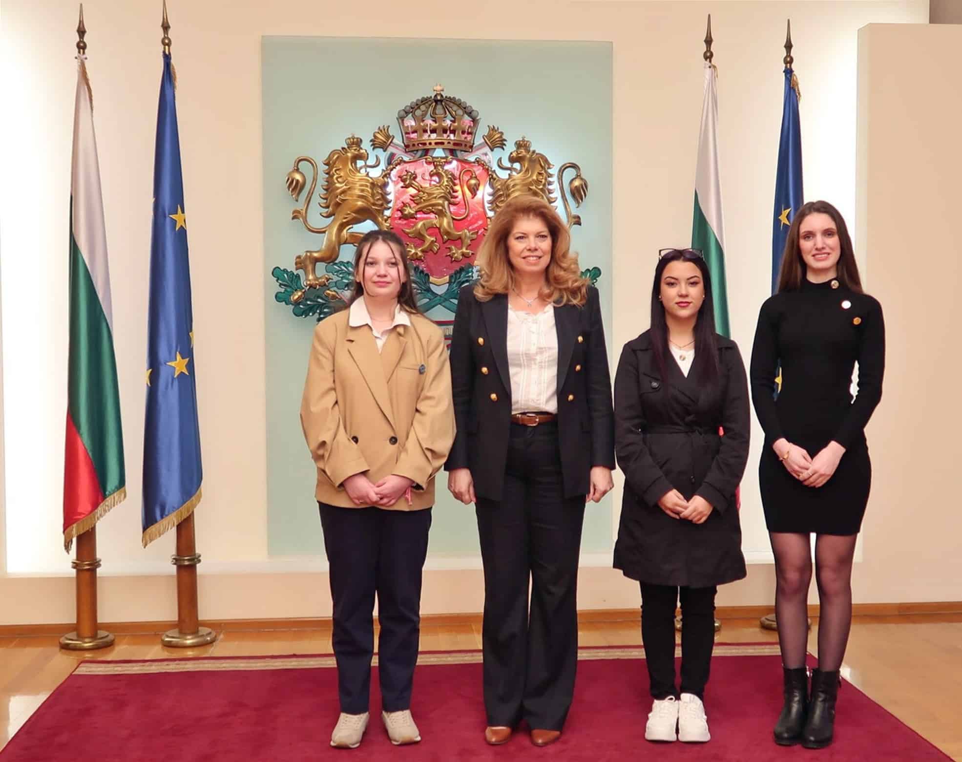 Запазете критичното си мислене не приемайте униформената мисъл Търсете и