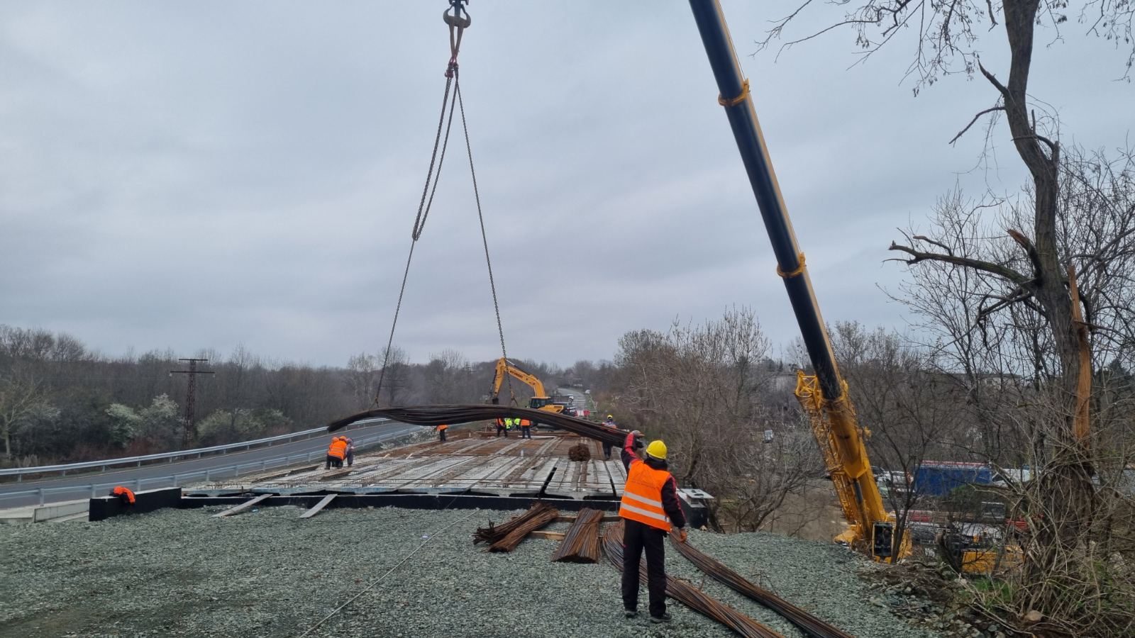Заместник регионалният министър Николай Найденов инспектира напредъка по строителството на новия