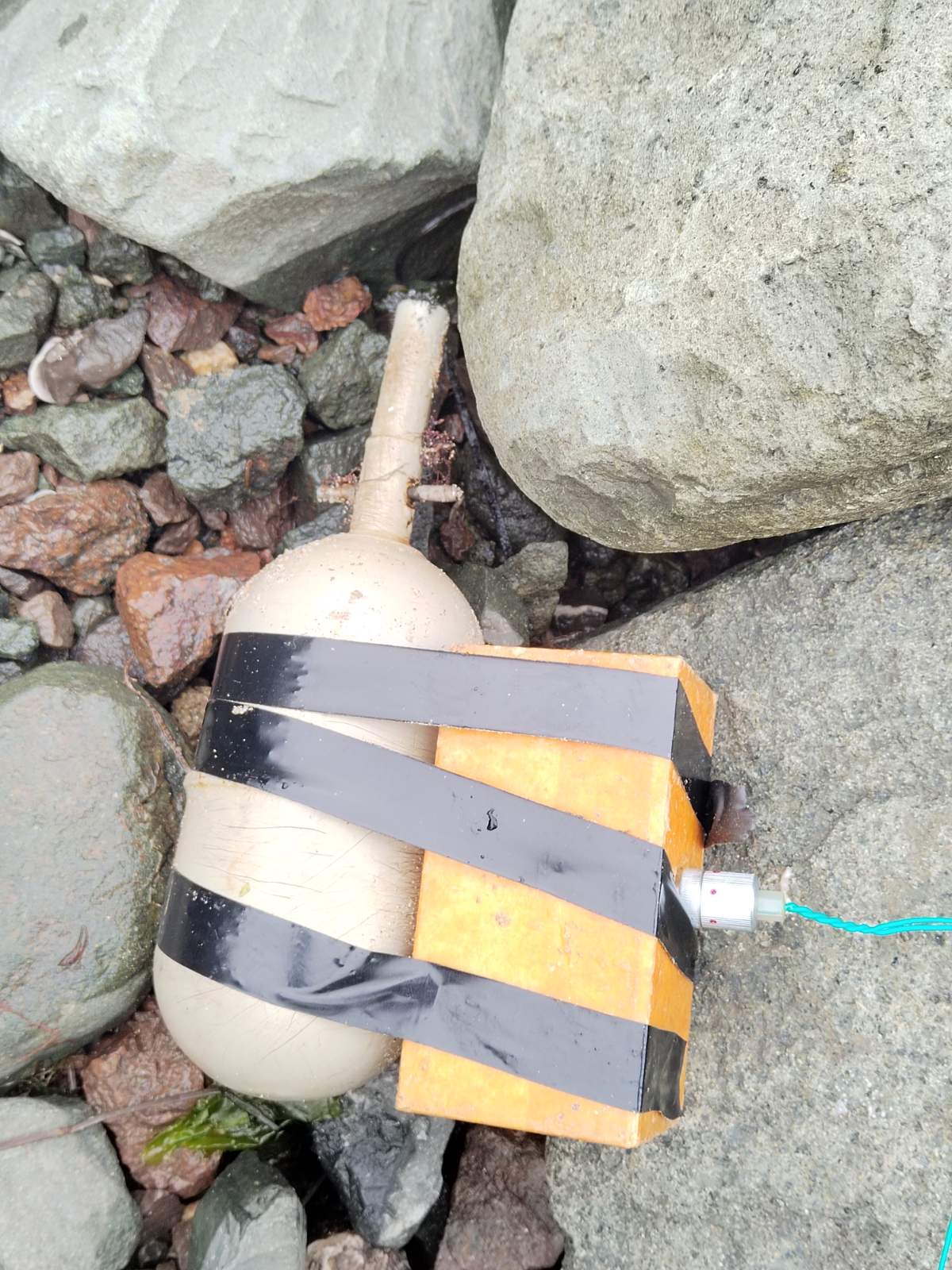 Военнослужещи от Военноморските сили ВМС унищожиха невзривен боеприпас намерен в