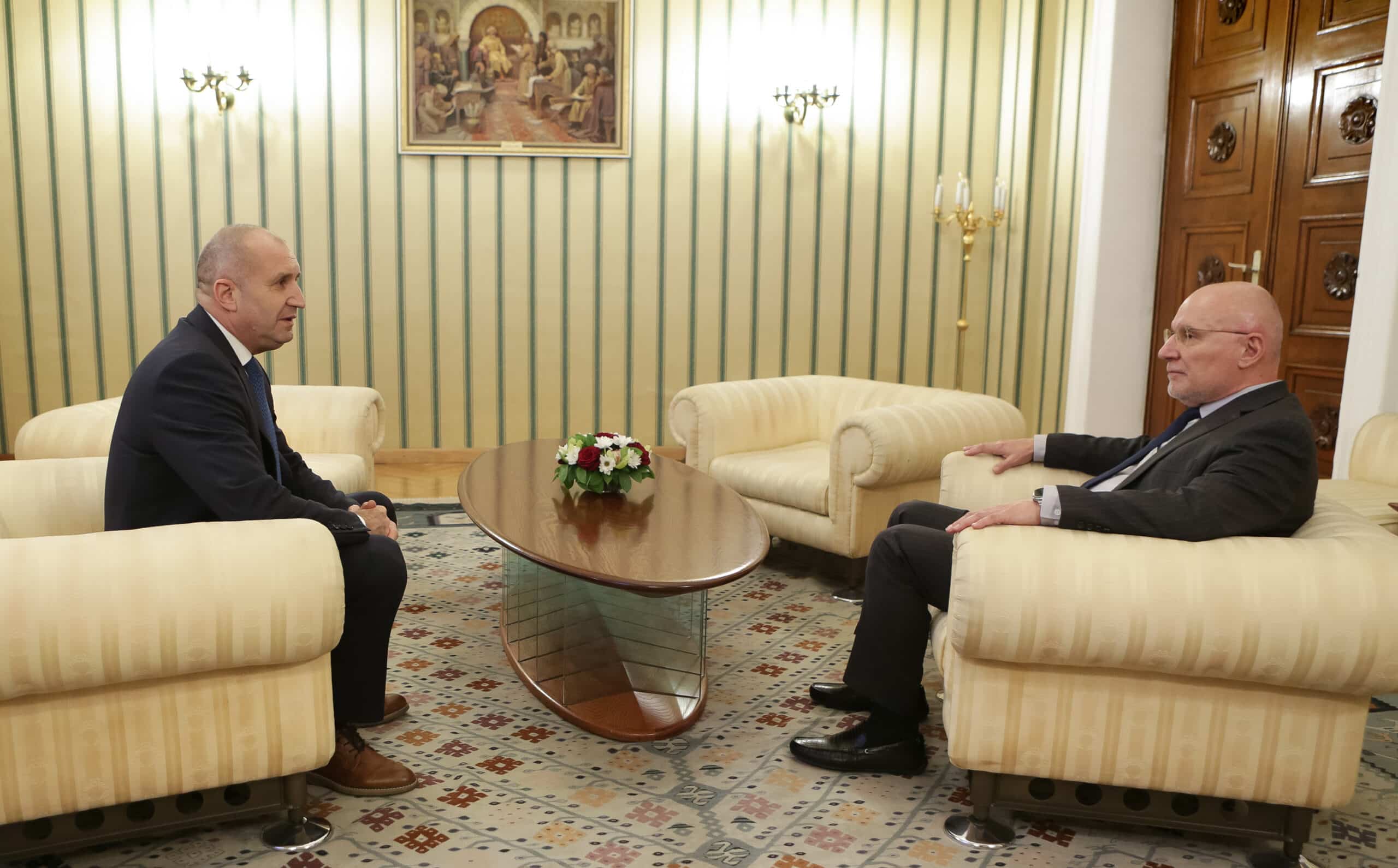 Президентът Румен Радев проведе среща с управителя на Българската народна