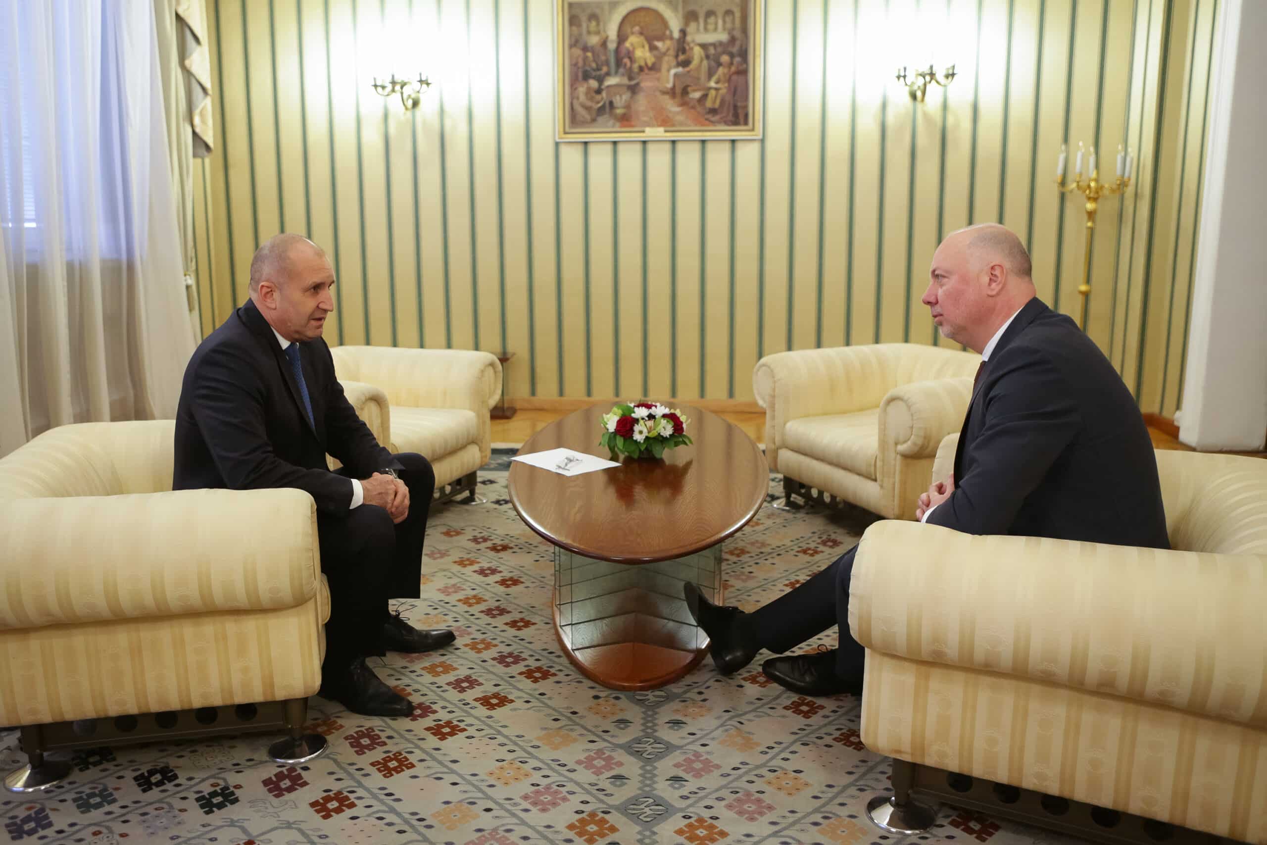 Президентът Румен Радев проведе среща с председателя на Народното събрание