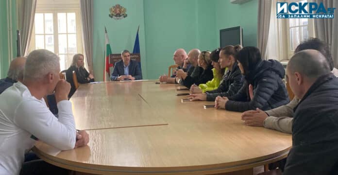 Спортните клубовев на среща при областния управител