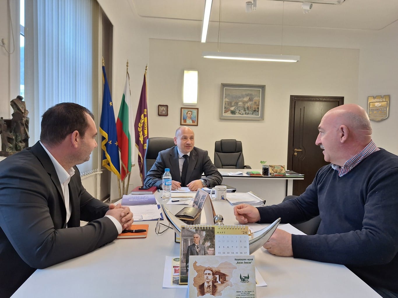 Ловеч няма да остане без областната си болница Това каза