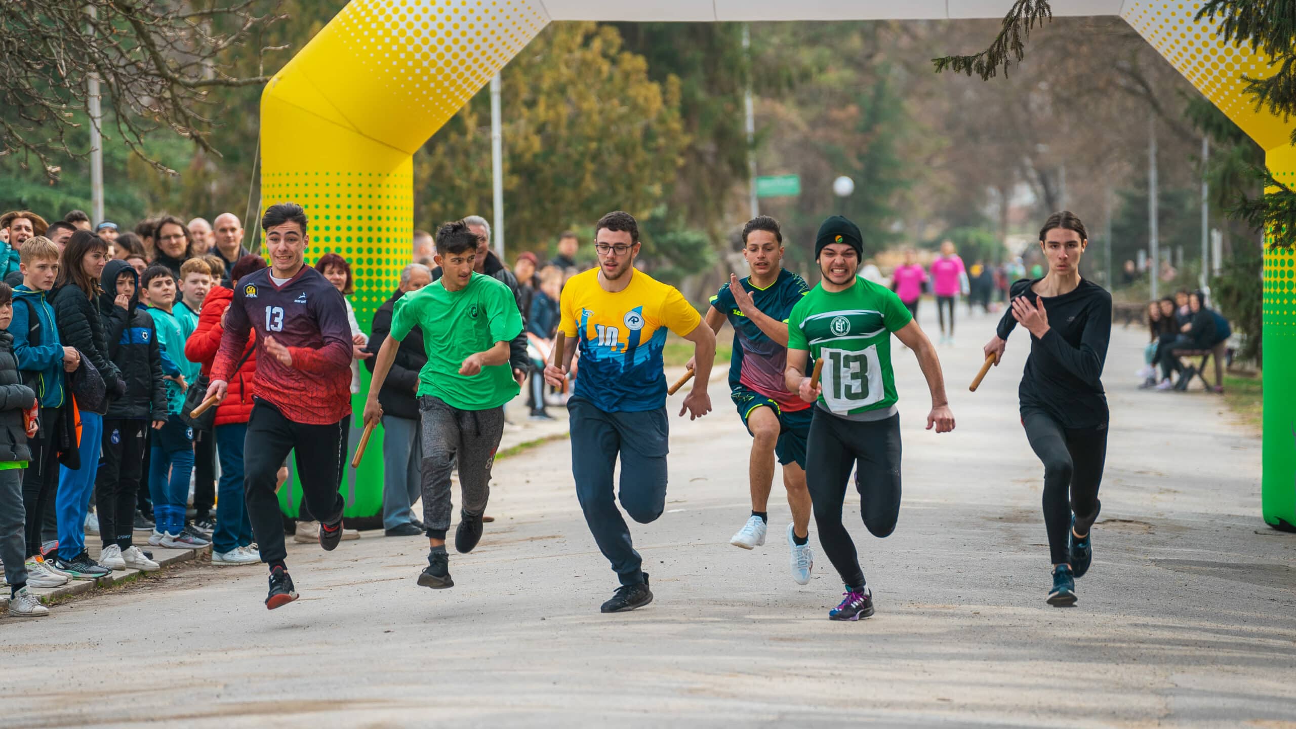 Близо 300 ученици от 35 представителни отбора от всички ямболски