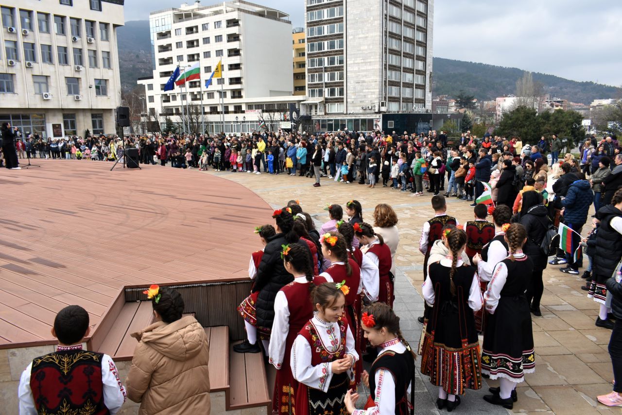 Kметът на Асеновград д р Христо Грудев се преклони пред делото