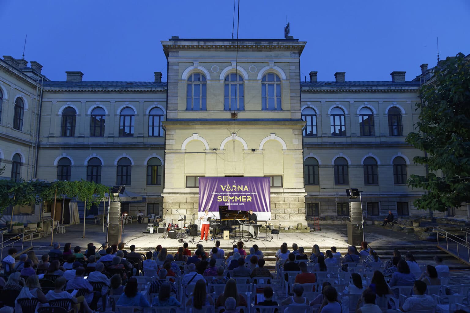 Кметът Благомир Коцев и заместник кметът с ресор култура Павел Попов