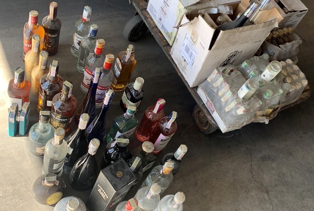 Около 114 литра алкохол с невалиден бандерол са иззети вчера