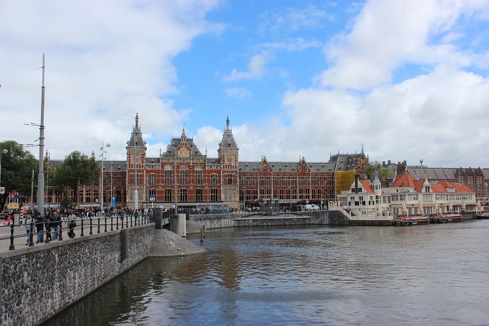 Нидерландия отдавна е добре позната като притегателна база за мултинационалните