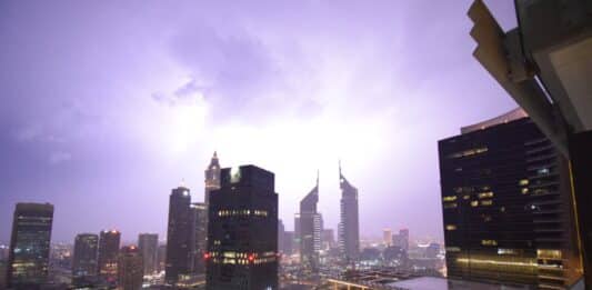 Буря в Дубай. Дъжд, наводнения