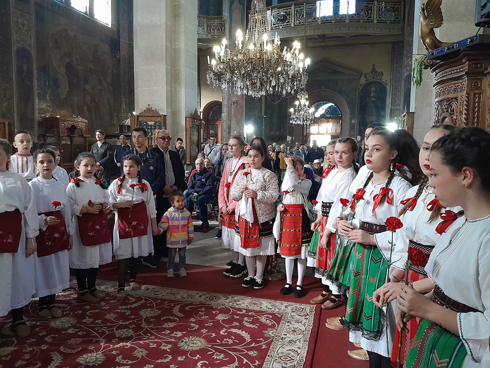 Честването на един от най големите християнски празници започна със света