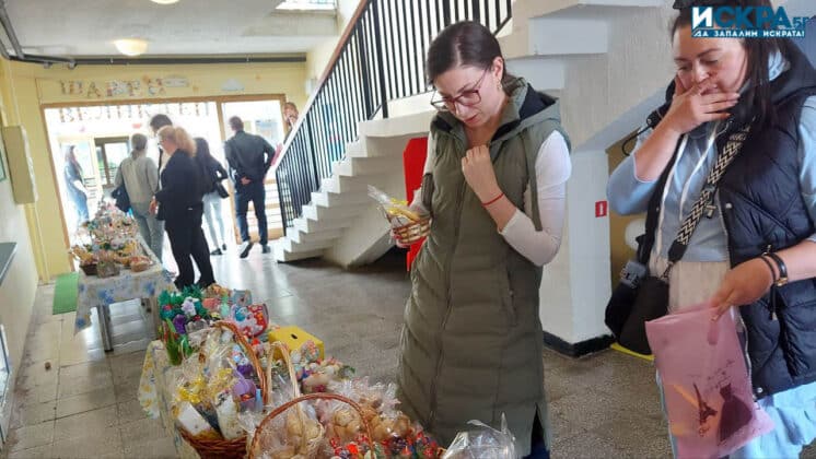 Великденски базар в ДГ „Райна Княгиня“