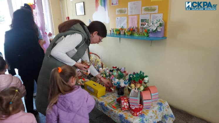 Великденски базар в ДГ „Райна Княгиня“